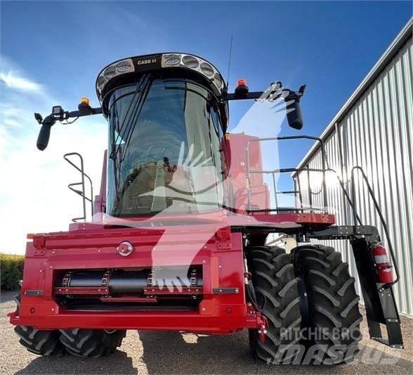 Case IH 8250 Kombinované zberacie stroje