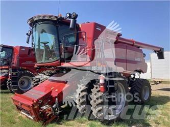 Case IH 8250 Kombinované zberacie stroje