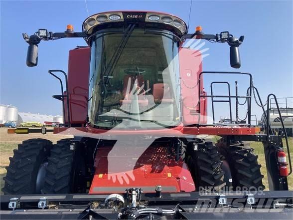 Case IH 8250 Kombinované zberacie stroje