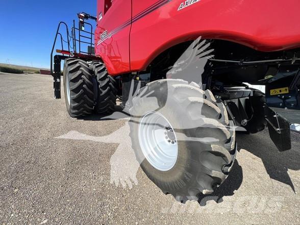 Case IH 8250 Kombinované zberacie stroje