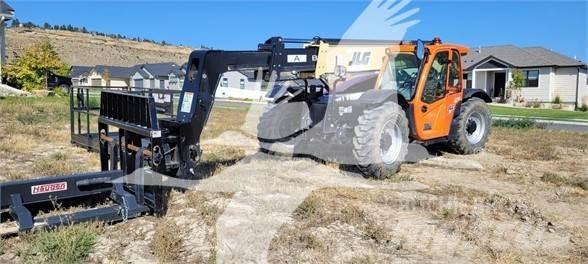 JLG 742 Teleskopické manipulátory