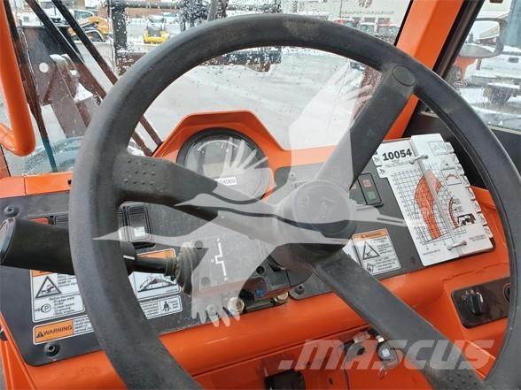 SkyTrak 10054 Teleskopické manipulátory