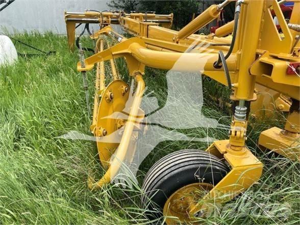 Vermeer R2800 Obracače a zhrabovače sena
