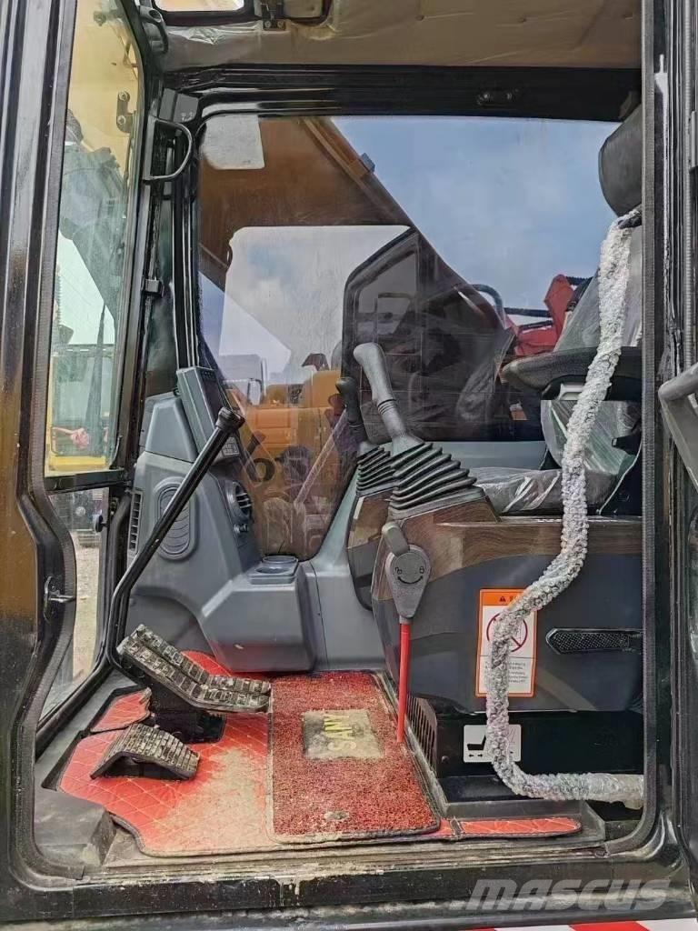 Sany SY215C Pásové rýpadlá