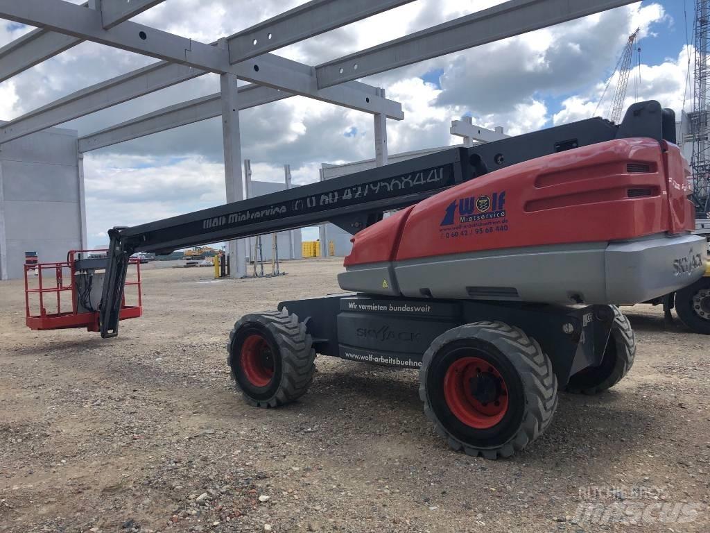 SkyJack SJ 66 T Kĺbové plošiny