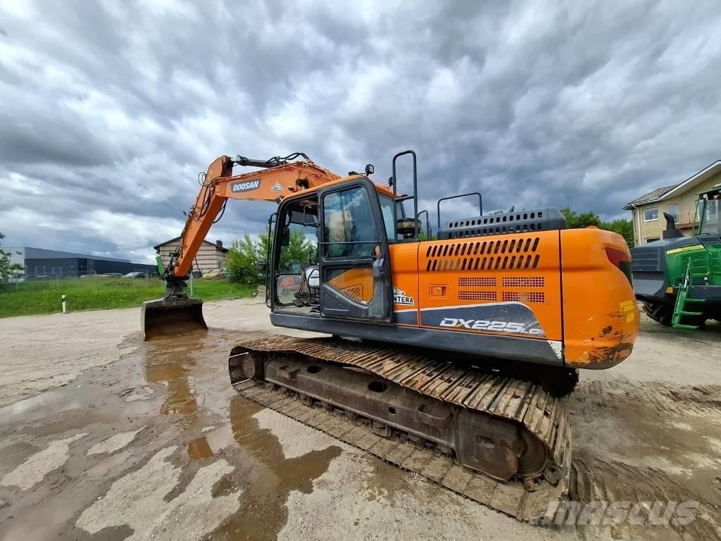 Doosan DX 225 LC-5 Pásové rýpadlá
