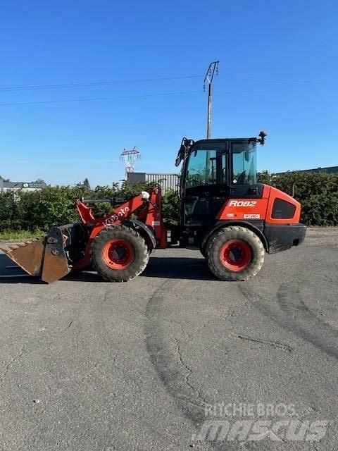 Kubota R 082 Kolesové nakladače