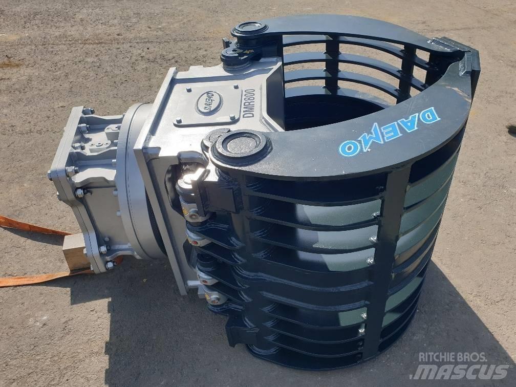 Daemo DMR 800 Drapáky