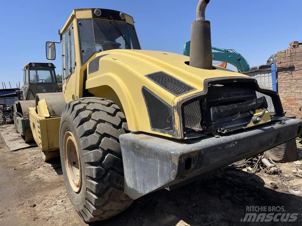Bomag 226-4 Ťahačové valce