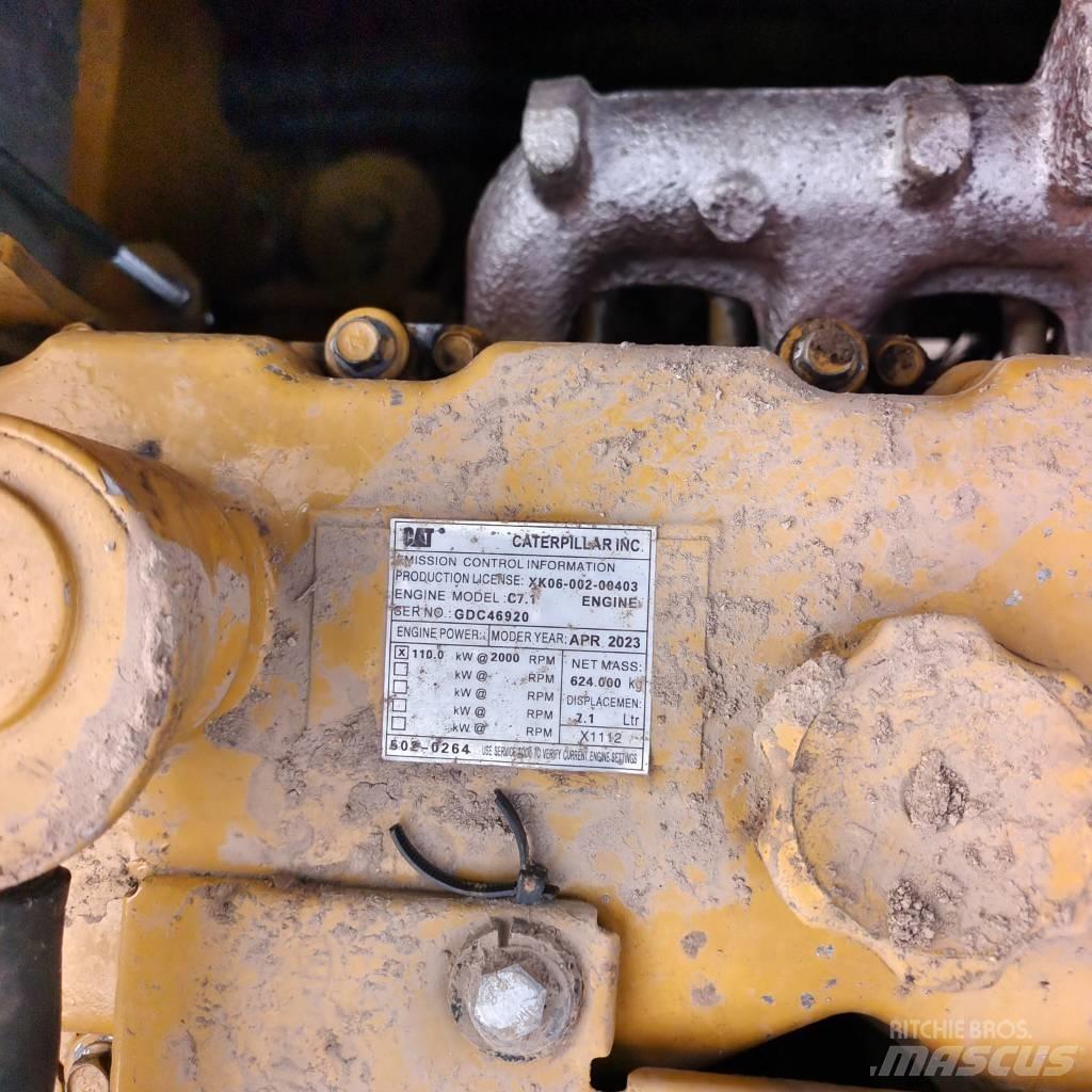 CAT 320D Pásové rýpadlá