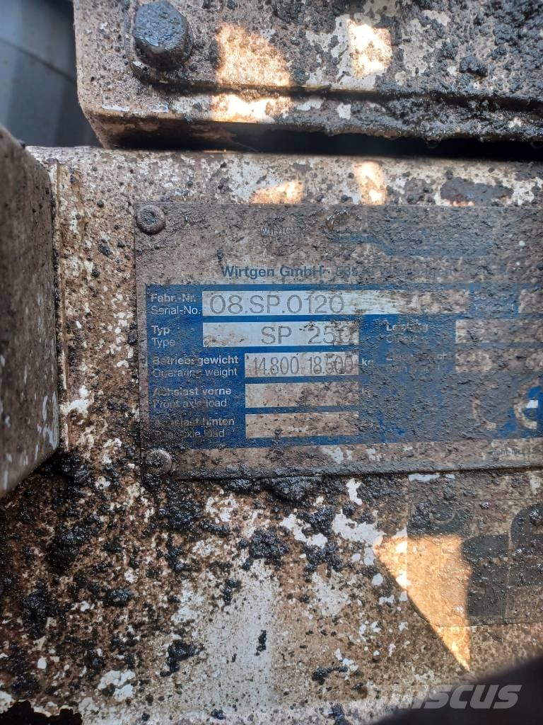 Wirtgen SP250 Debnenie