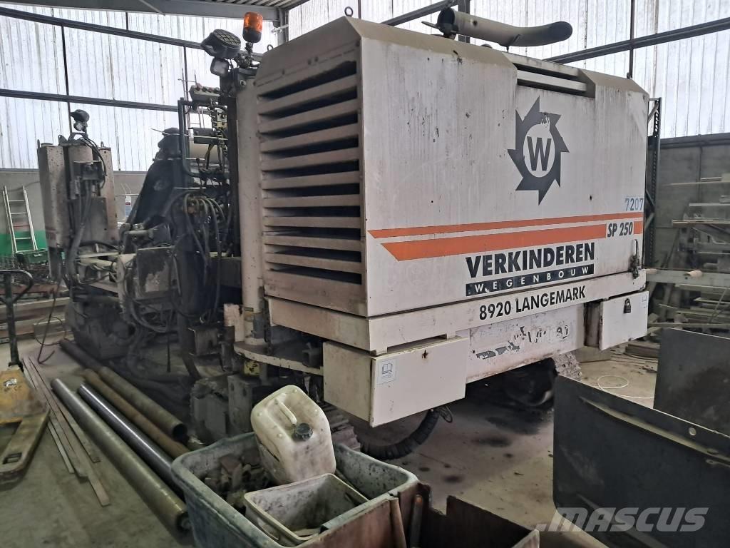 Wirtgen SP250 Debnenie