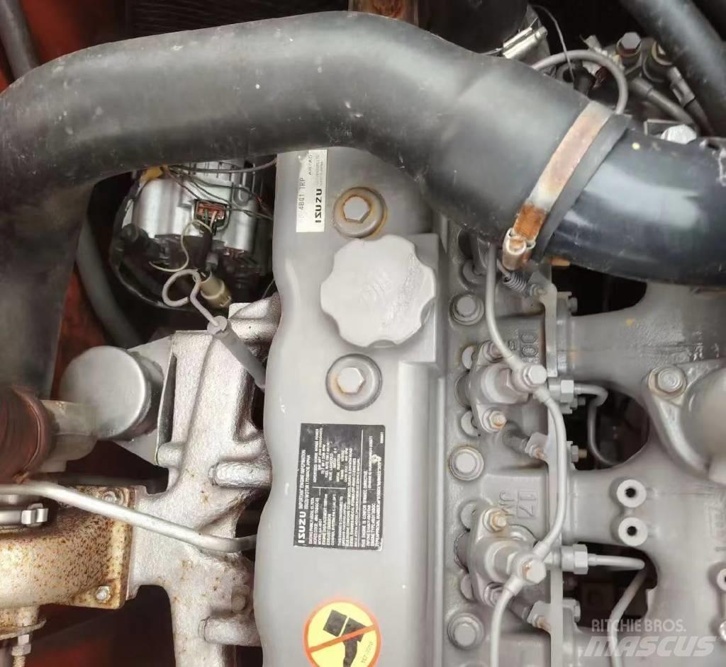 Hitachi 135US-6 Pásové rýpadlá
