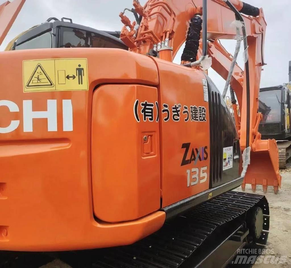 Hitachi 135US-6 Pásové rýpadlá