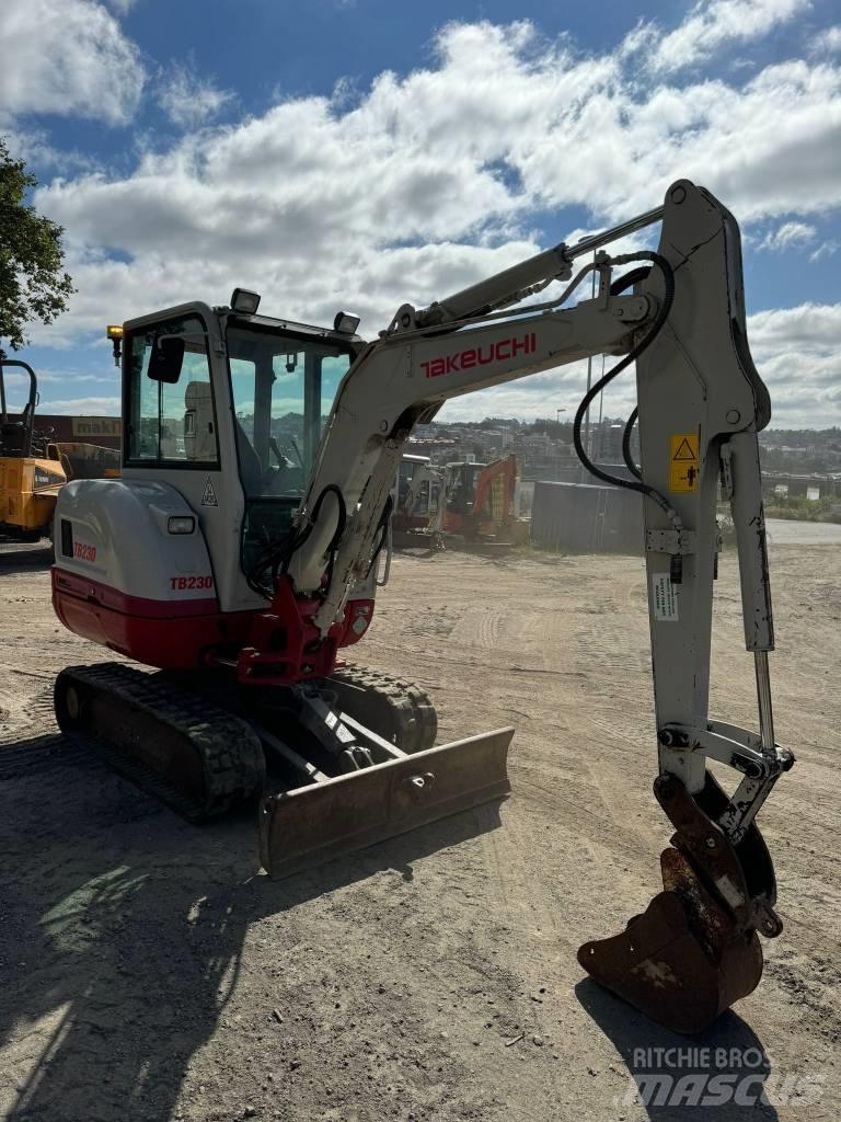 Takeuchi TB 230 Mini rýpadlá < 7t