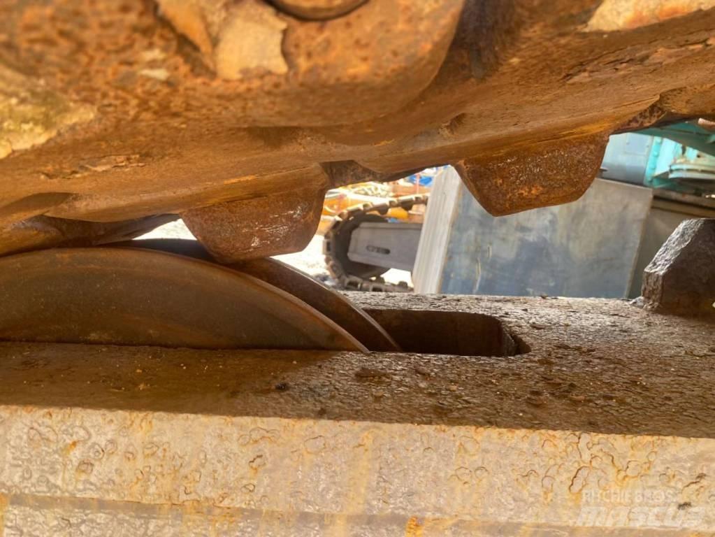 Kobelco CKE 2500 Pásové žeriavy