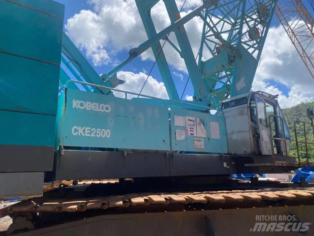Kobelco CKE 2500 Pásové žeriavy