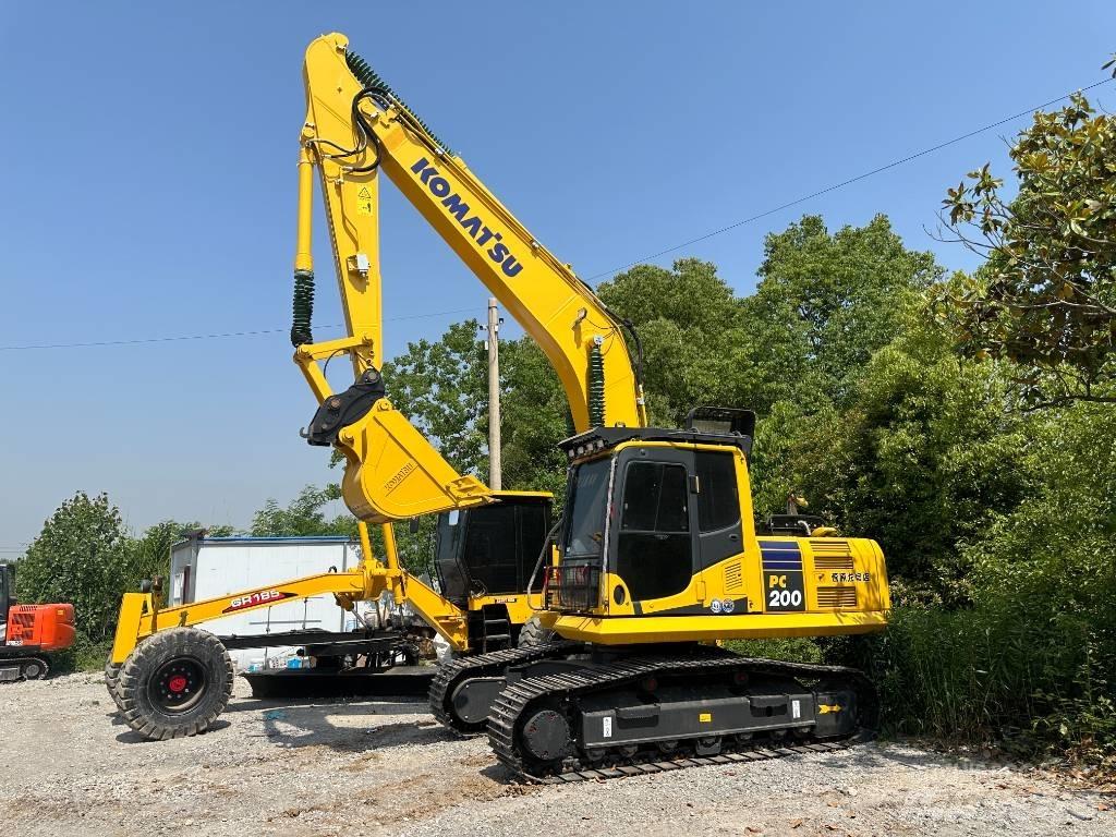 Komatsu PC200-8 Pásové rýpadlá