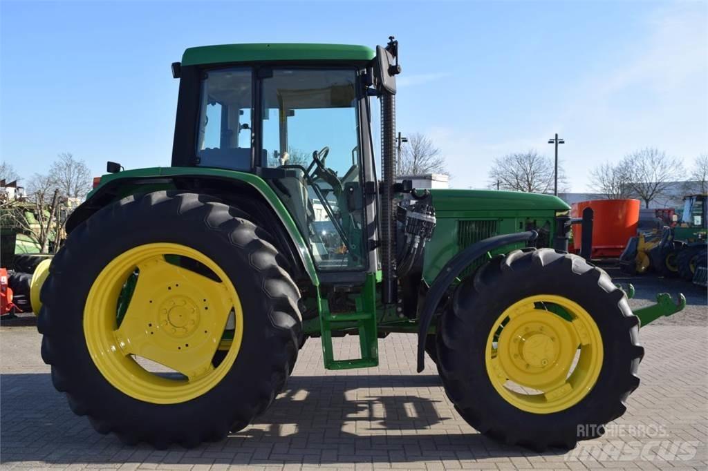 John Deere 6410 Traktory
