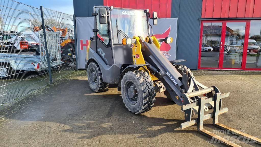 Mecalac AX 700 Kolesové nakladače