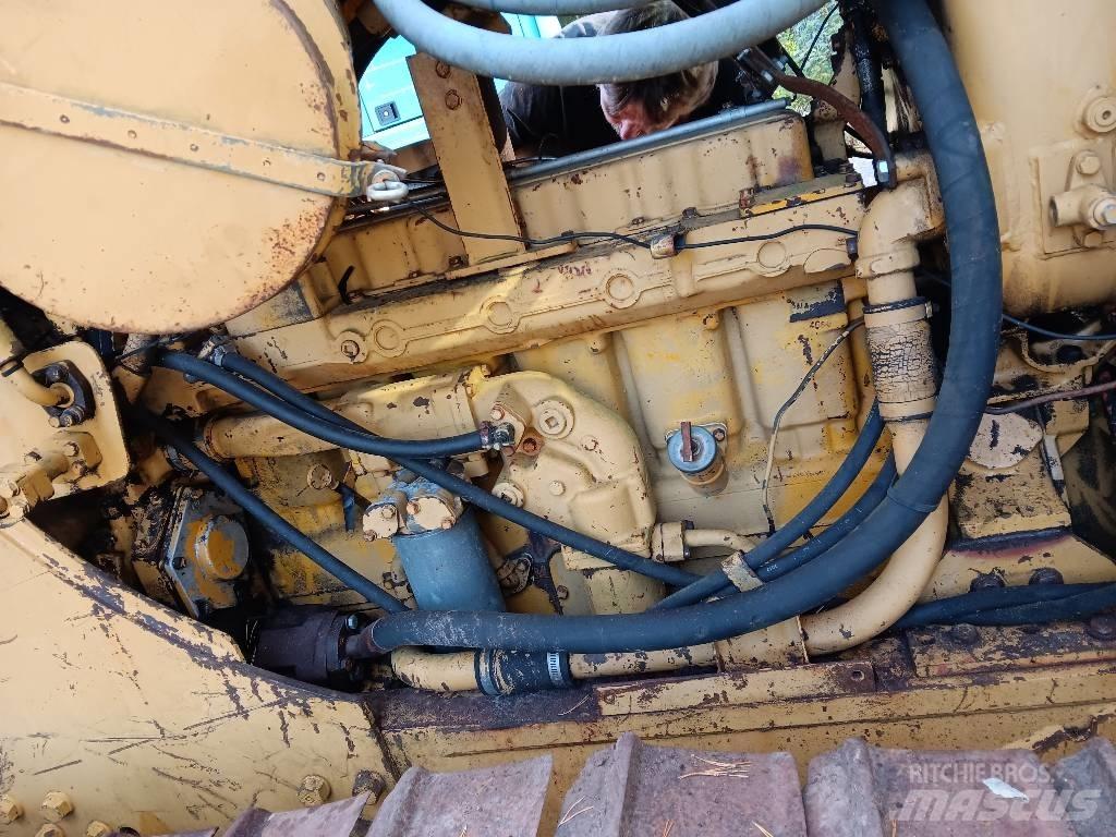 CAT D 5 B LGP Pásové dozéry