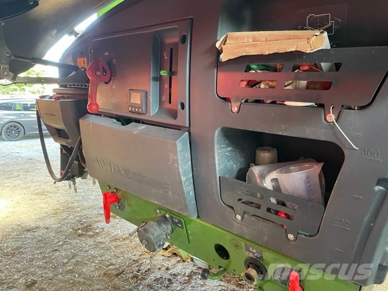 Amazone UX 4201 Ťahané postrekovače