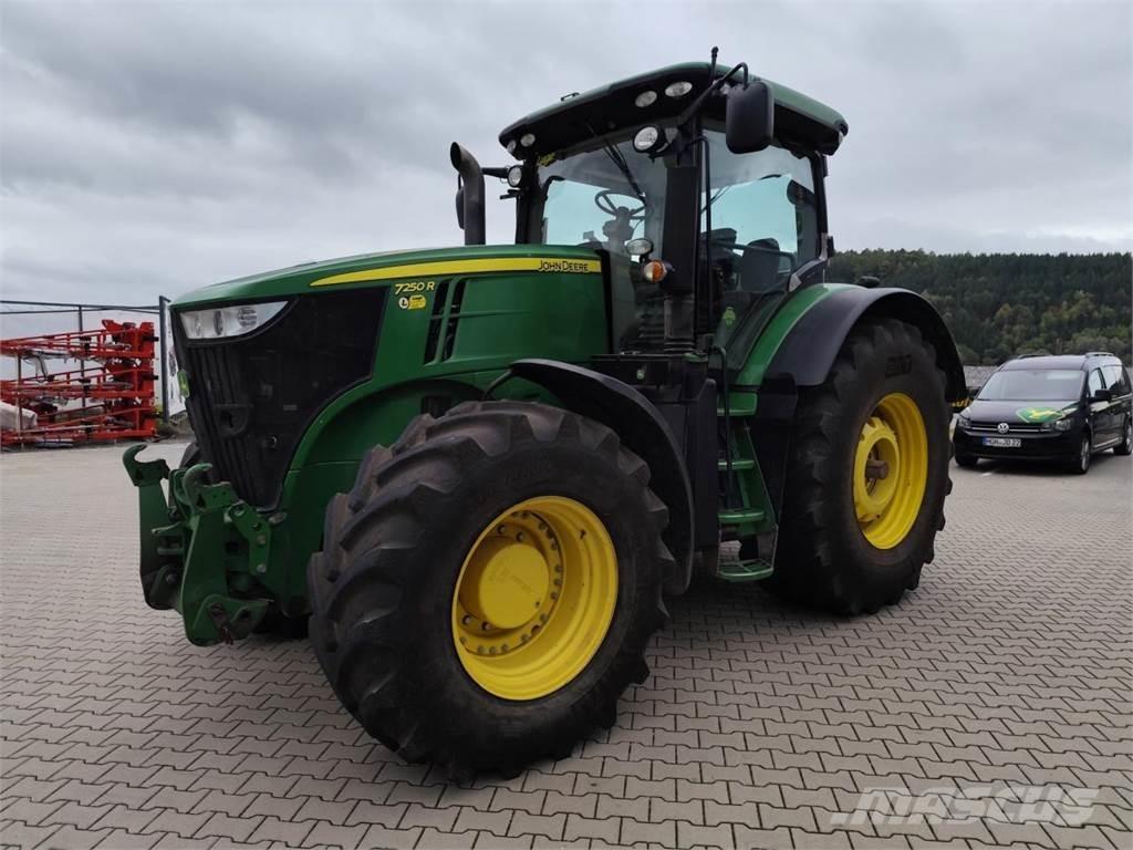 John Deere 7250R Traktory