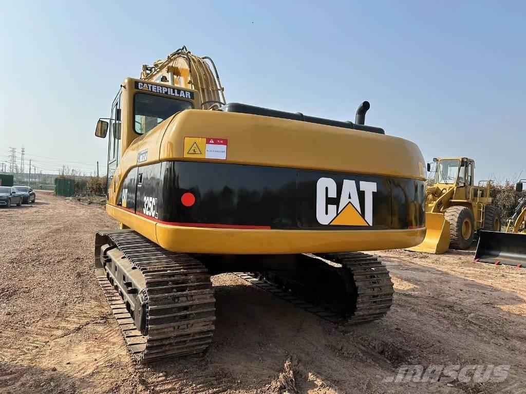 CAT 325 CL Pásové rýpadlá
