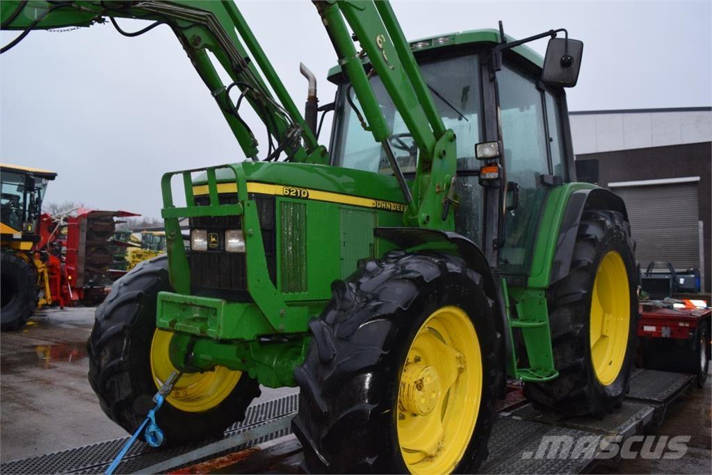 John Deere 6210 Traktory