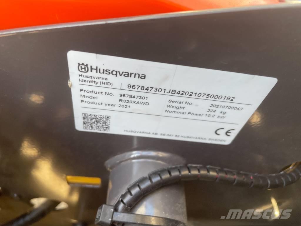 Husqvarna R320X AWD Samochodné kosačky
