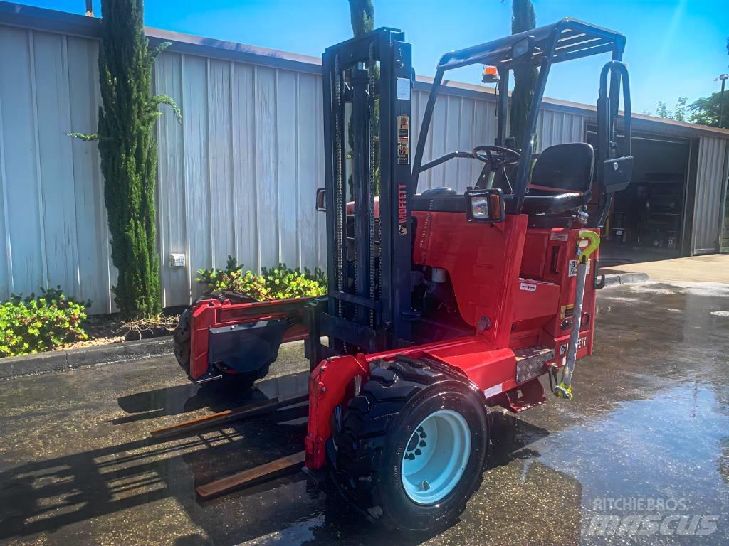 Moffett M55 Závesné vysokozdvižné vozíky