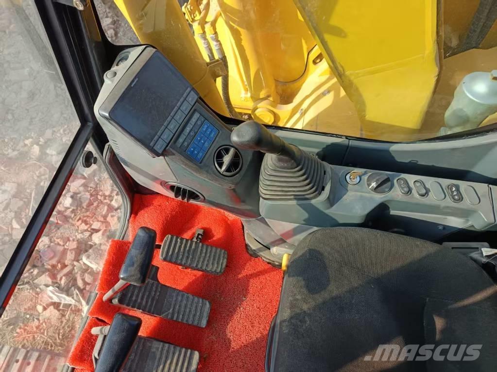 Komatsu PC 138 Pásové rýpadlá