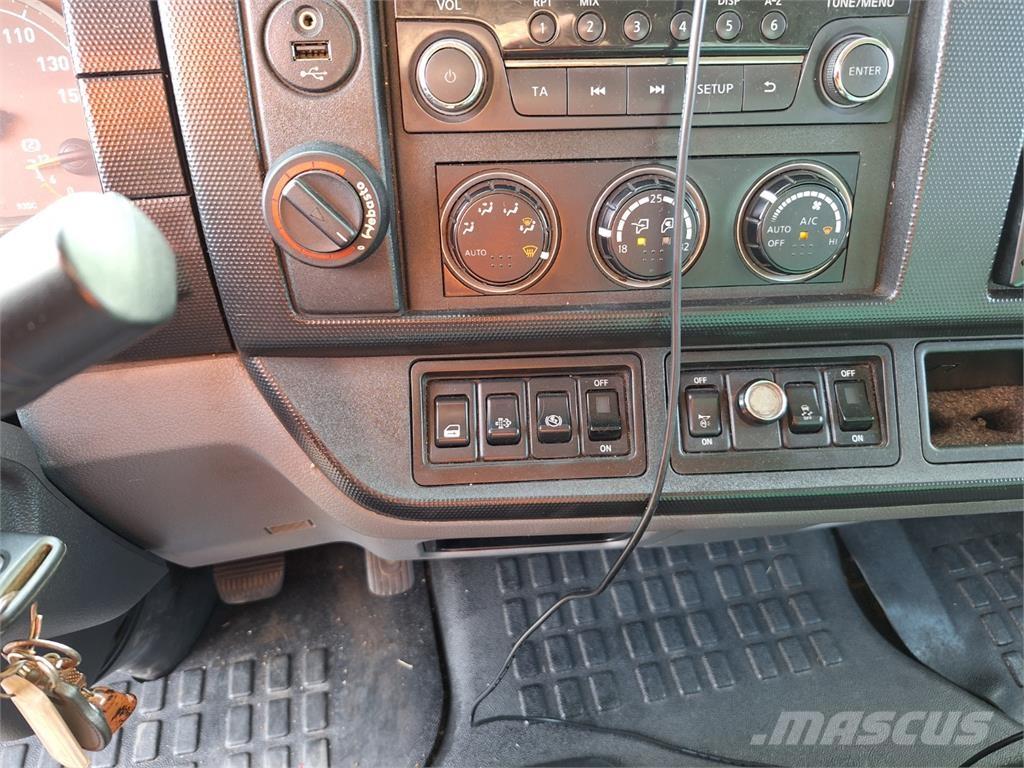 Renault D 7.5 Plošinové nákladné automobily/nákladné automobily so sklápacími bočnicami