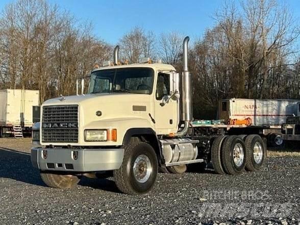 Mack CL733 Ťahače