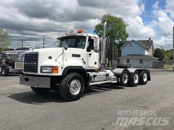 Mack CL733 Ťahače