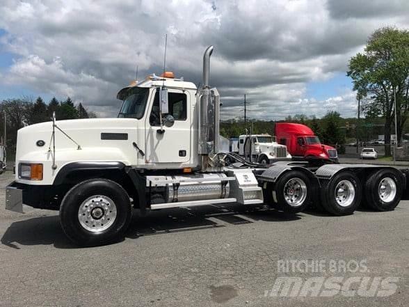 Mack CL733 Ťahače