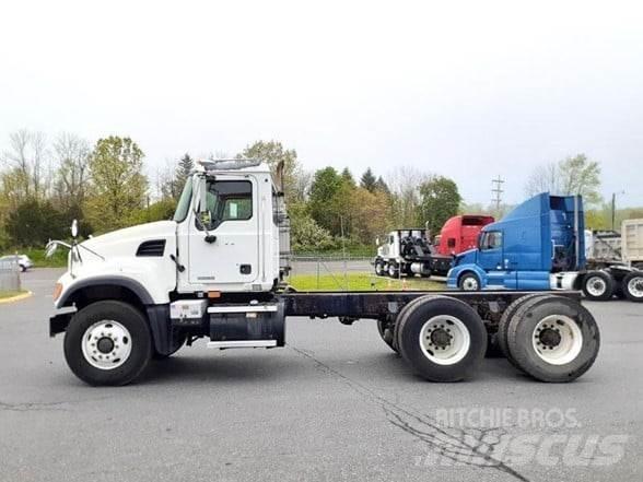 Mack GRANITE CV713 Nákladné vozidlá bez nadstavby