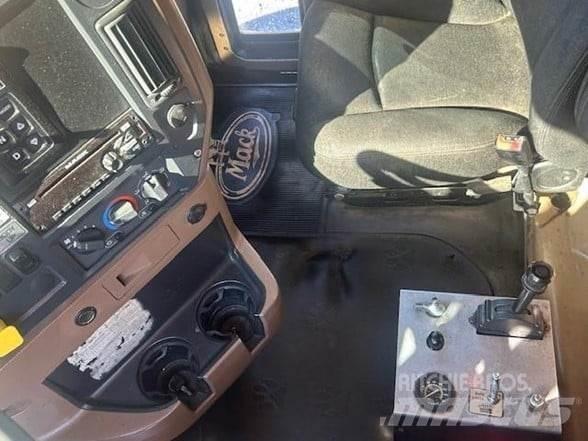 Mack GRANITE GU713 Sklápače
