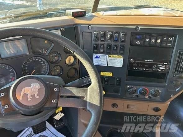 Mack GRANITE GU713 Sklápače