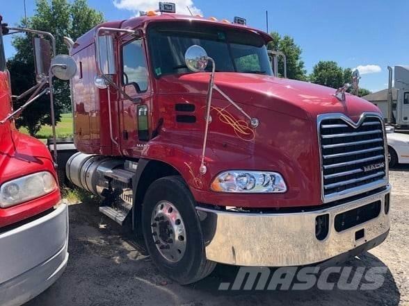 Mack PINNACLE CXU613 Ťahače