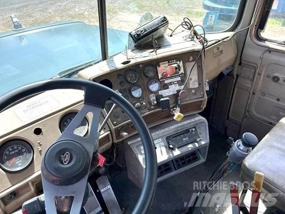 Mack RD686SX Smetiarske vozidlá