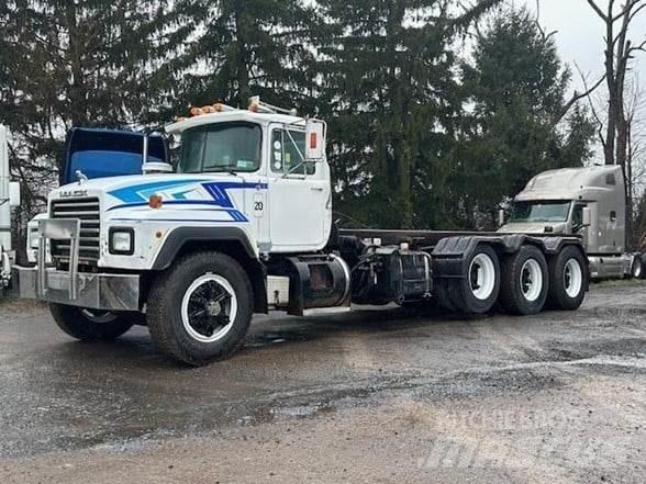Mack RD690 Smetiarske vozidlá