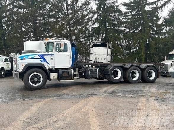 Mack RD690 Smetiarske vozidlá