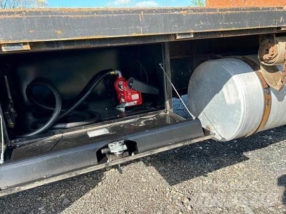 Peterbilt 330 Plošinové nákladné automobily/nákladné automobily so sklápacími bočnicami