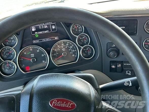 Peterbilt 567 Sklápače
