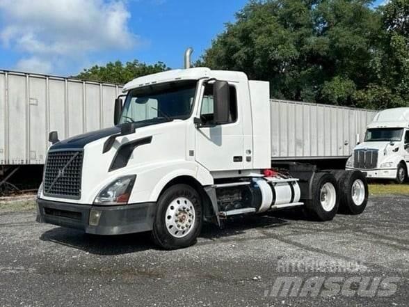 Volvo VNL64T300 Ťahače