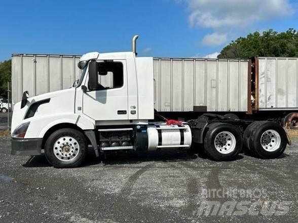 Volvo VNL64T300 Ťahače