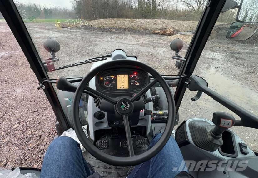 Steyr 4065 Kompakt S Traktory