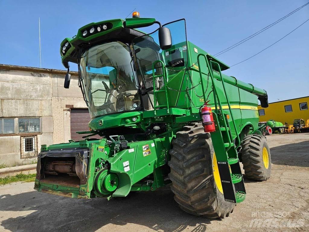 John Deere S770 Kombinované zberacie stroje