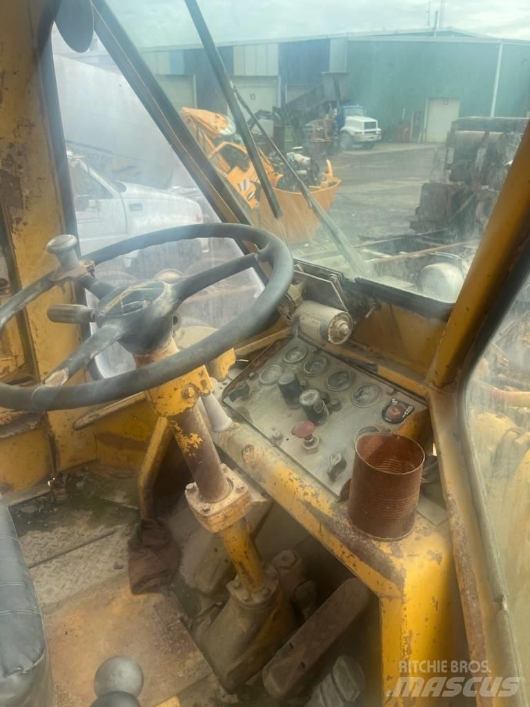 CAT 980 B Kolesové nakladače